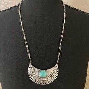 Silver tone and Turquoise Pendant Necklace fashion jewelry